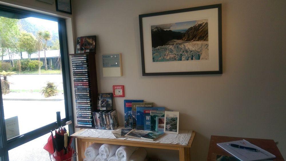 Bella Vista Glacier Motel 4*